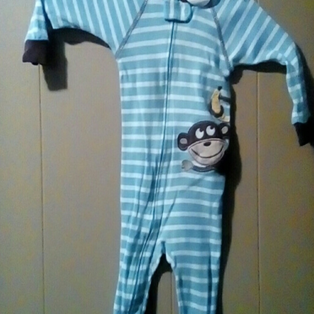 Carter's sleep & play